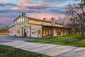 Spacious Ranch Style Home w Cinema Room